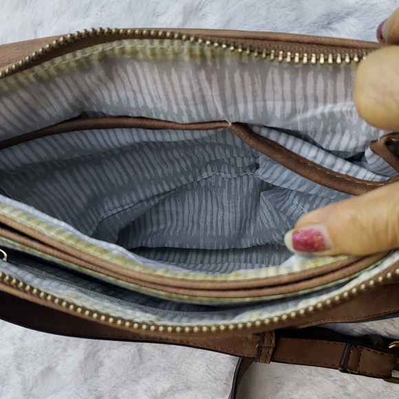 Leanna Vegan Brown faux leather Braided Crossbody Purse. - Picture 8 of 16